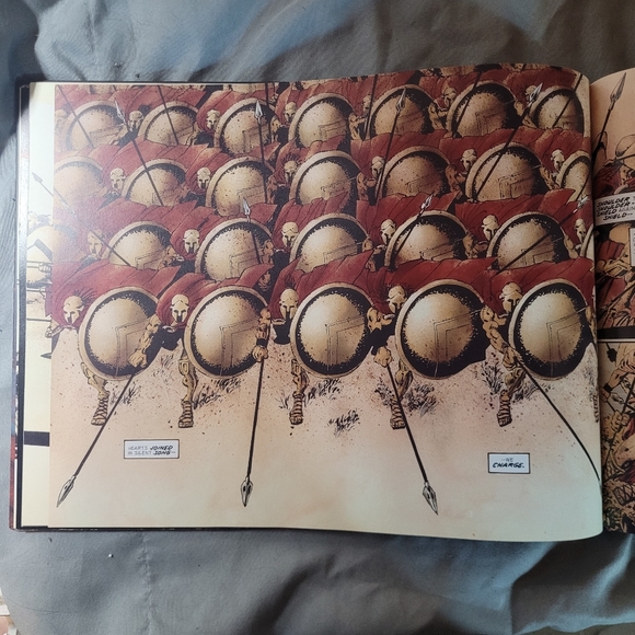 300 Hard Cover Graphic Novel - Picture 4 of 6